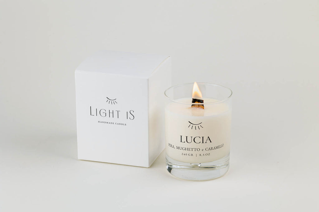 Light iS - Handmade Candle -LUCIA – Pera, Mughetto e Caramello
